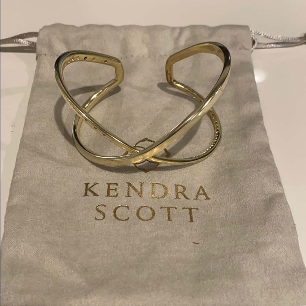 Gold adjustable bracelet